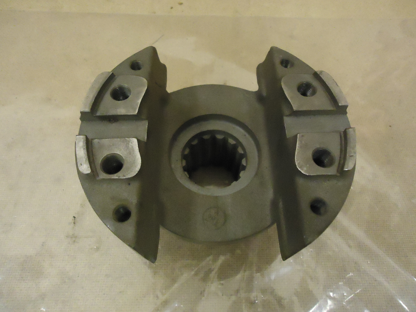Standard Splined Flange 6 1/2in Diameter x 4 1/4in H ID 1 7/8in C880091 Metal